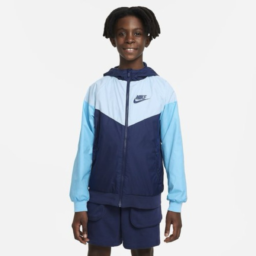 NIKE waterproof Windrunner Jacket / Medium / YOUTH / NWT